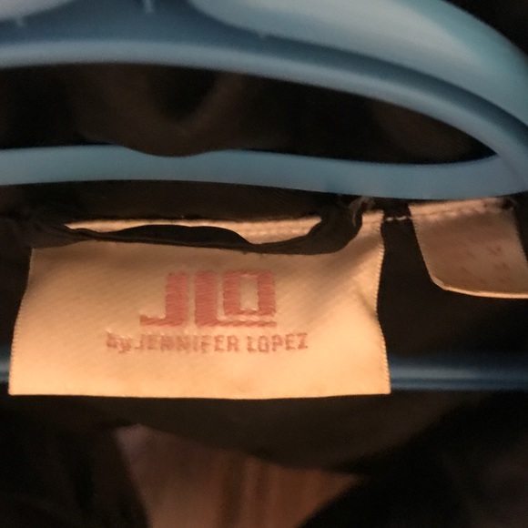 Vintage JLO bubble bomber coat w/ grey faux fur trim. - Picture 3 of 5